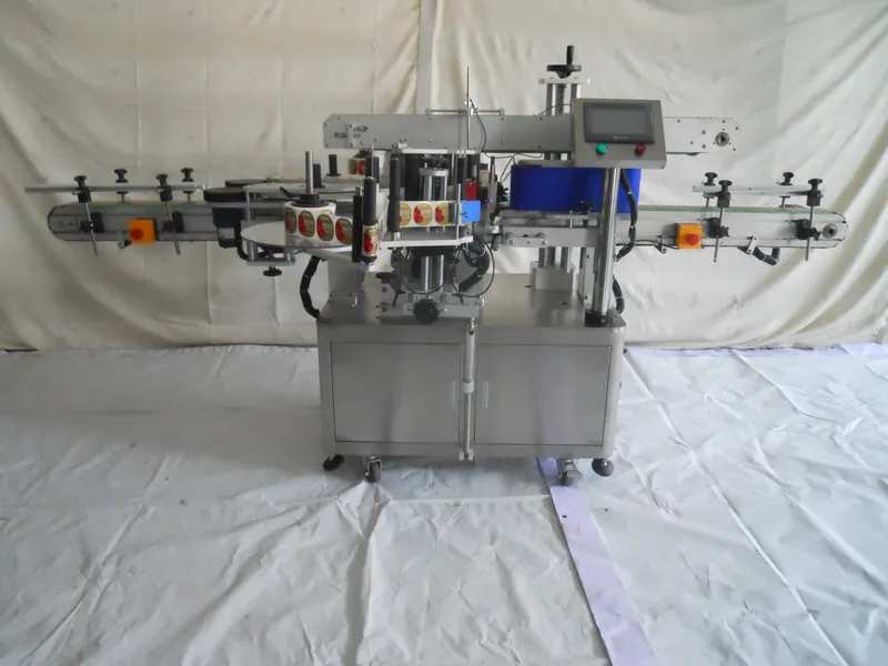 Company-owned photo of fsj3500 double side labeling machine, catalog view 042.