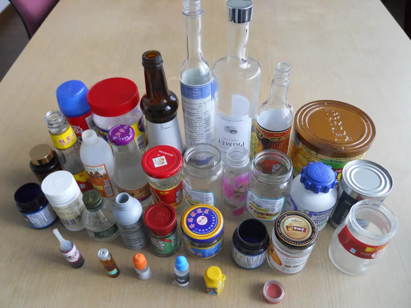 Company-owned photo of round bottle labeling machine sample results, catalog view 001.
